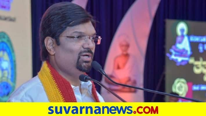 Mahesh Joshi lashed out at the police at haveri sahityasammelana rav Mahesh Joshi lashed out at the police at haveri sahityasammelana rav