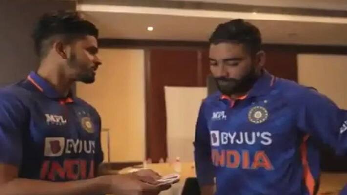 Ind vs Nz- Mohammed Siraj was stuns after see Shreyas Iyer's card trick spb Ind vs Nz- Mohammed Siraj was stuns after see Shreyas Iyer's card trick spb