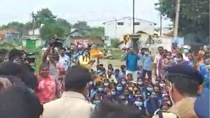 Students who protested that a biology teacher and head teacher sexually harassed schoolgirls at perundurai Students who protested that a biology teacher and head teacher sexually harassed schoolgirls at perundurai