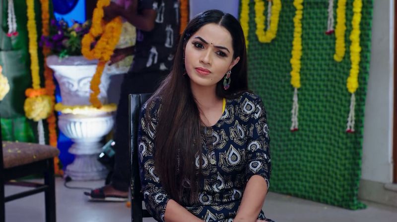 Muralikrishna suspects Deepas depressed behaviour in todays Karthika deepam serial episode