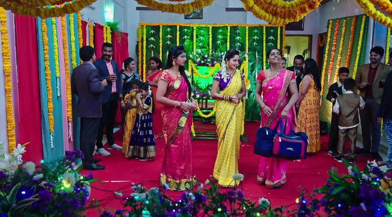 Muralikrishna suspects Deepas depressed behaviour in todays Karthika deepam serial episode