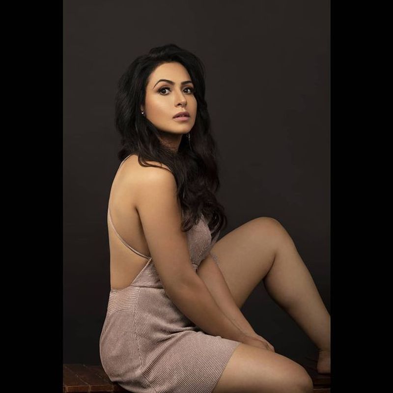 Nandini Rai gives hot poses in latest photoshoot