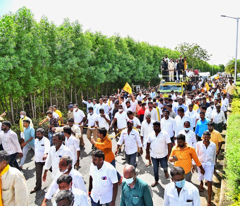 Chandrababu Naidu reach kadapa airport to visit flood hit areas in Andhra pradesh