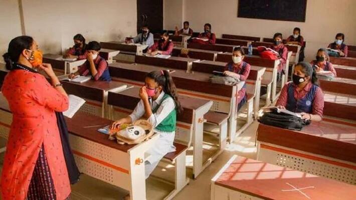coronavirus : Corona tension .. Offline classes suspended in Kerala for two weeks .. coronavirus : Corona tension .. Offline classes suspended in Kerala for two weeks ..