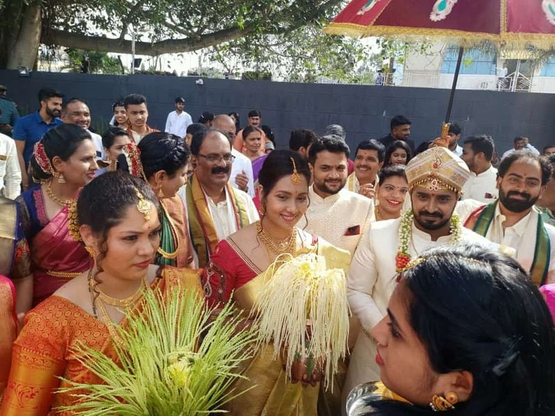Kannada actor Pankaj Narayan gets hitched with Rakshitha in mysore vcs