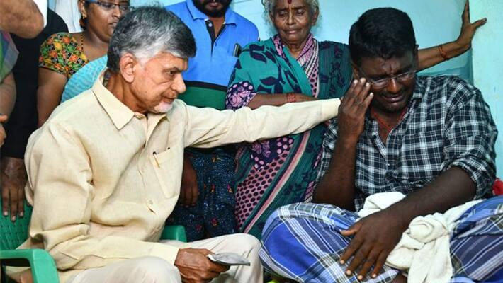 tdp chief chandrababu naidu visited flood affected areas in kadapa district tdp chief chandrababu naidu visited flood affected areas in kadapa district