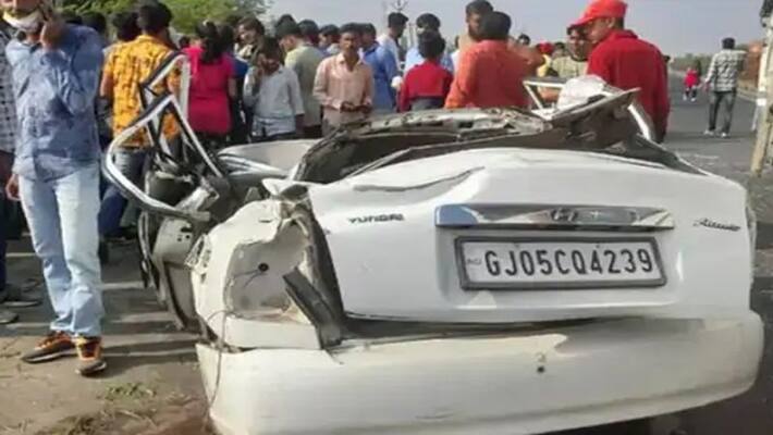 gujarat major road accident bus and car 5 person death in rajkot gujarat major road accident bus and car 5 person death in rajkot