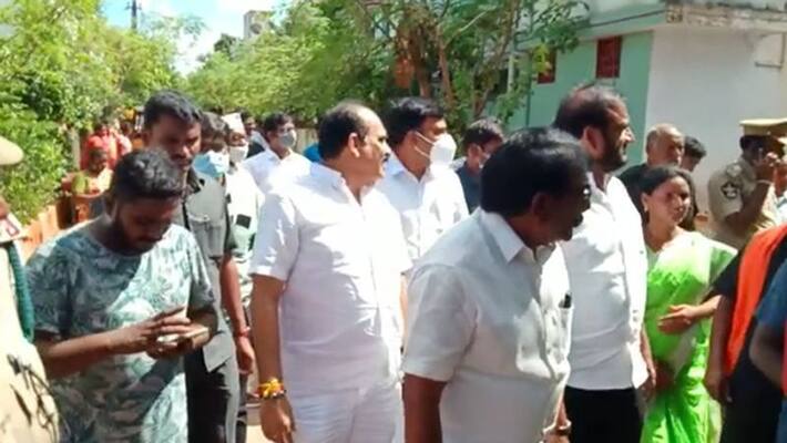 people agitation towards minister balineni srinivas visiting flood affected areas in nellore people agitation towards minister balineni srinivas visiting flood affected areas in nellore