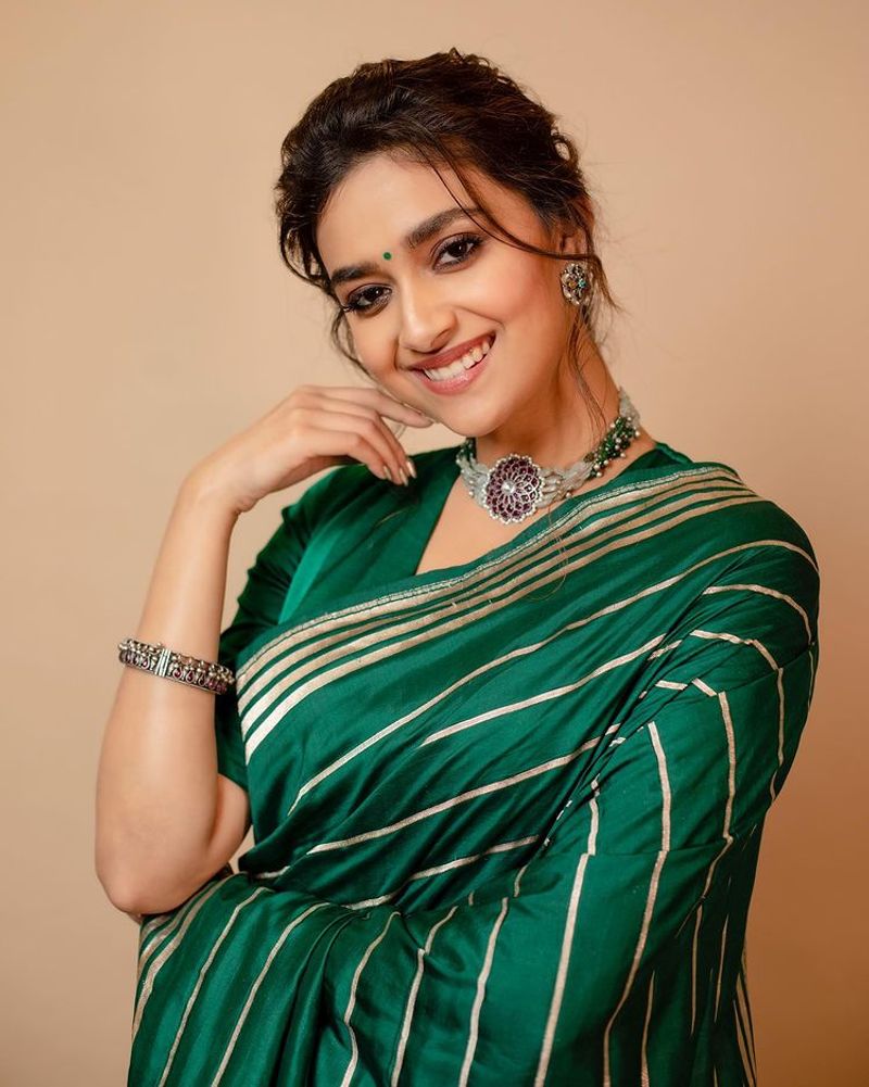 Cuteness Green charming actress keerthy suresh latest photos