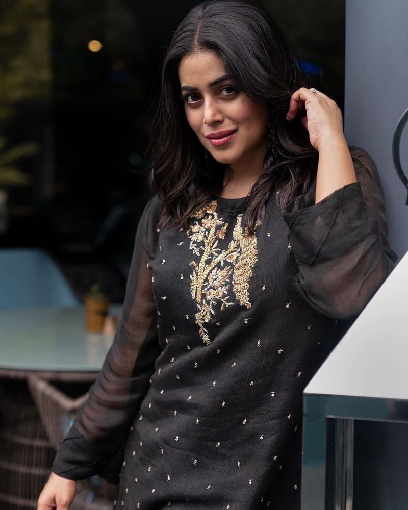 poorna latest photos fire on internet with looks killing to netizens