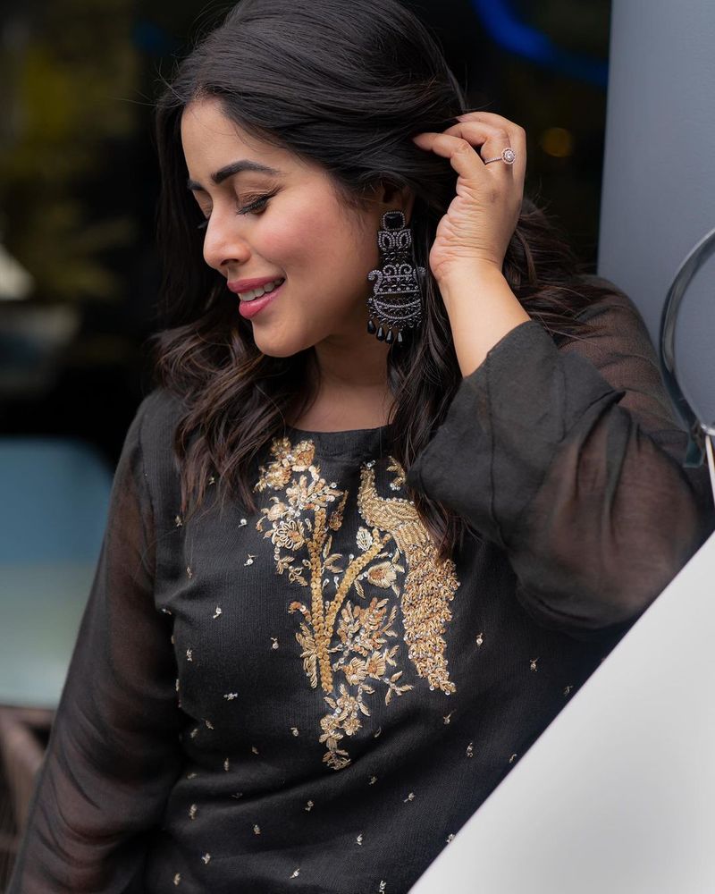 poorna latest photos fire on internet with looks killing to netizens