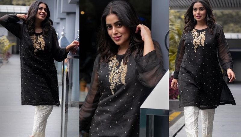 poorna latest photos fire on internet with looks killing to netizens