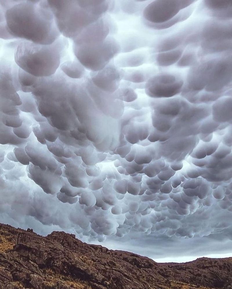 Wonder and worry about Mammatus clouds in the Argentine sky