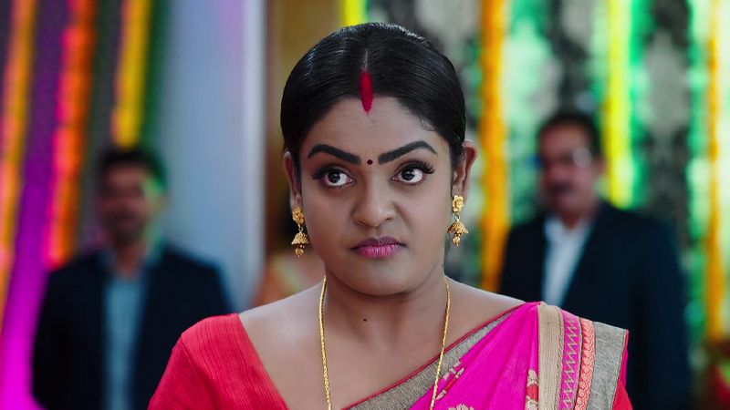 Deepa exposes Monithas evil deeds in todays Karthika deepam serial episode