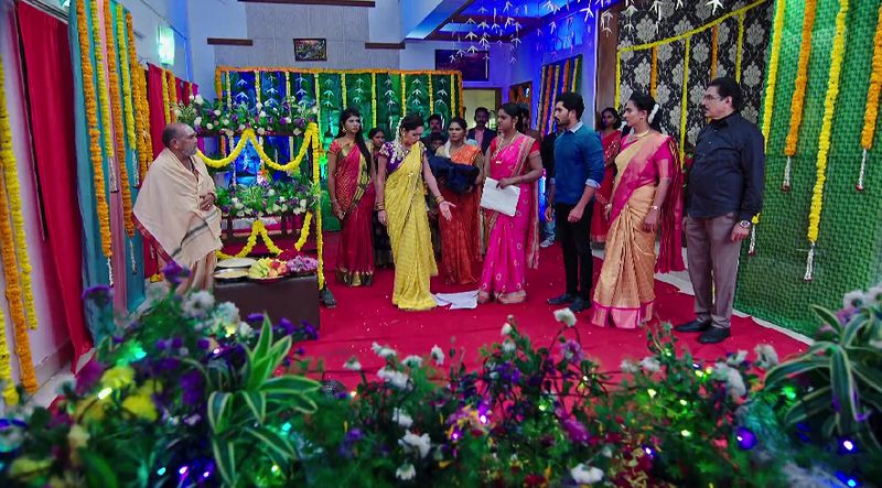 Deepa exposes Monithas evil deeds in todays Karthika deepam serial episode