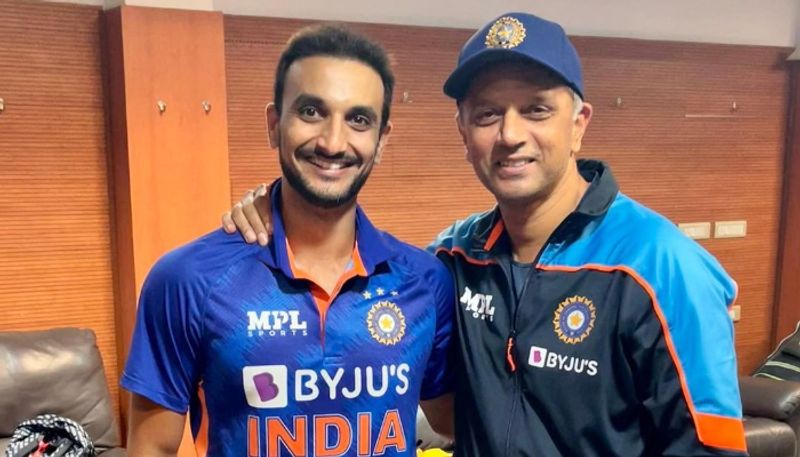 How It Started vs How It's Going: Harshal Patel Shares Throw Back picture With Team India Head Coach Rahul Dravid