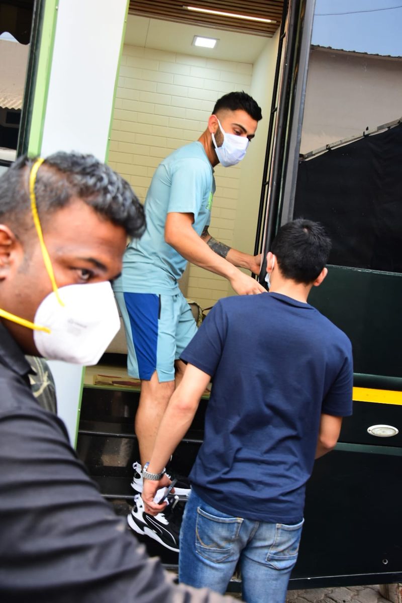 While India sweats it out in Kanpur Test against New Zealand, here's what Virat Kohli is up to (See pictures)-ayh