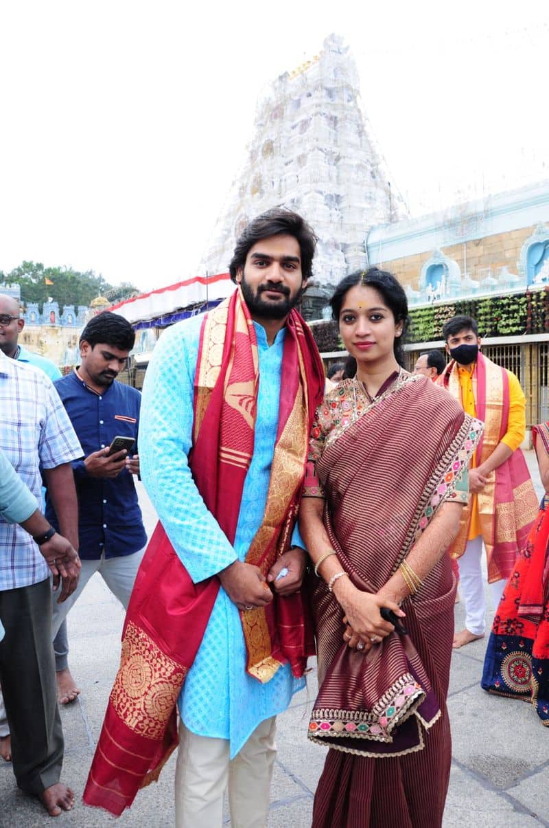 kartikeya his wife lohitha newly wed couple visits tirumala pics viral