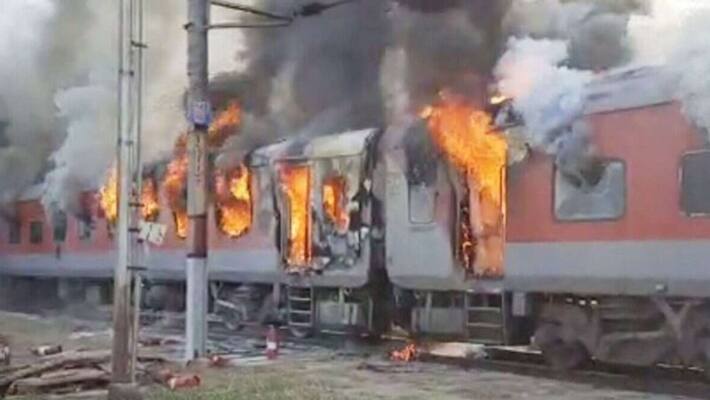 four ac coaches of jammu tawi durg Udhampur express four ac coaches of jammu tawi durg Udhampur express