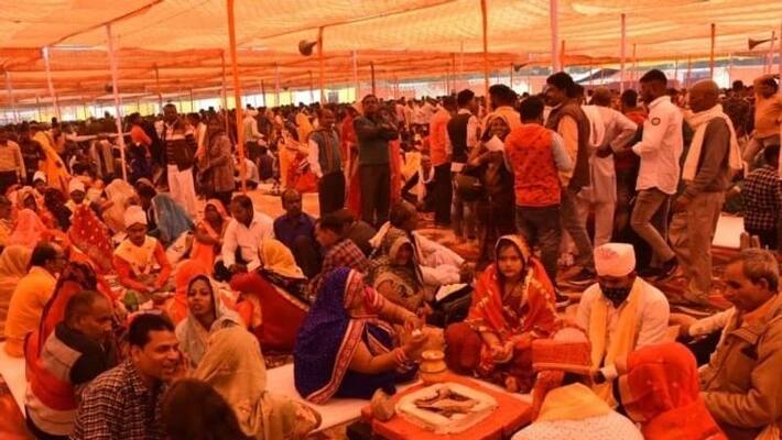 Mass marriage ceremony held in Ayodhya, more than 3500 couples got married together Mass marriage ceremony held in Ayodhya, more than 3500 couples got married together