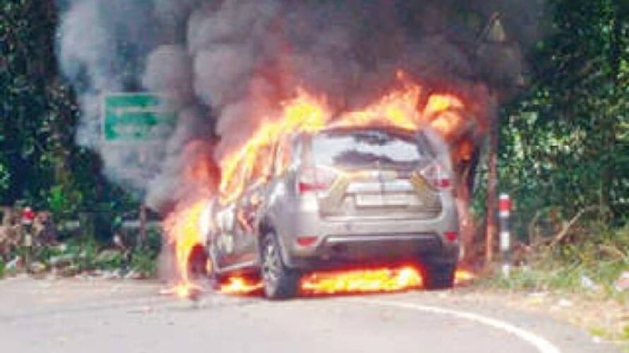 car caught fire in Peerumedu car caught fire in Peerumedu