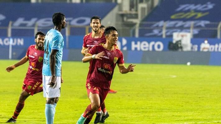 ISL : Hyderabad FC secures first ever win over Mumbai City FC with a 3-1 scoreline ISL : Hyderabad FC secures first ever win over Mumbai City FC with a 3-1 scoreline