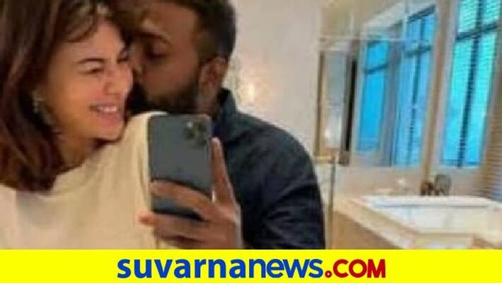 Jacqueline Fernandez Romantic Photo With Conman Sukesh Chandrasekhar Triggers Controversy pod Jacqueline Fernandez Romantic Photo With Conman Sukesh Chandrasekhar Triggers Controversy pod