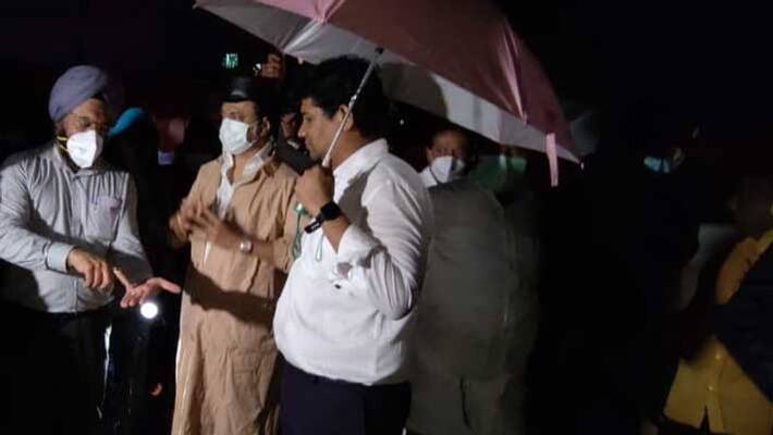 I stand in the field with you .. CM Stalin who works tirelessly I stand in the field with you .. CM Stalin who works tirelessly