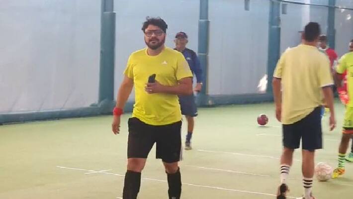 Babul Supriyo plays football as new campaign for TMC candidate Asim Bose bpsb Babul Supriyo plays football as new campaign for TMC candidate Asim Bose bpsb