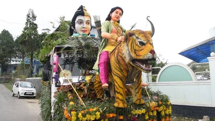 visual treat for Munnar people by Ayyappa pilgrims visual treat for Munnar people by Ayyappa pilgrims