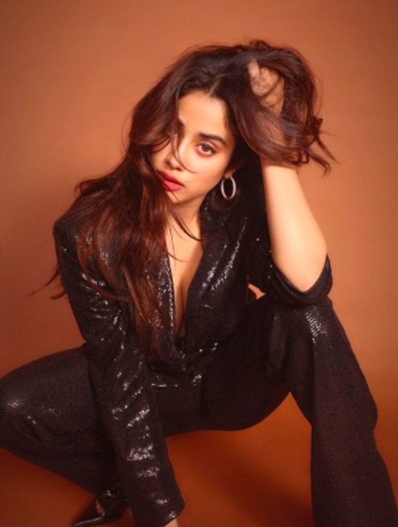 Janvi Kapoor New look makes fans shocked bjc