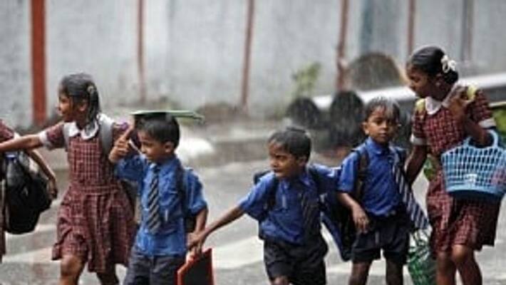 Today is a holiday for various districts due to rains in tamilnadu schools and colleges Today is a holiday for various districts due to rains in tamilnadu schools and colleges