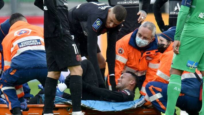 Ligue 1 2021 22 PSG beat Saint Etienne by 3 1 on Lionel Messi hat trick assist amid Neymar injured seriously Ligue 1 2021 22 PSG beat Saint Etienne by 3 1 on Lionel Messi hat trick assist amid Neymar injured seriously