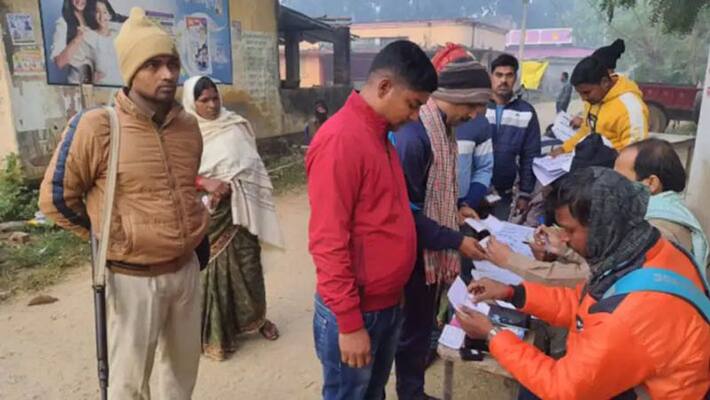 Bihar Panchayat Election Voting 9th phase today morning lines at booths News and Updates UDT Bihar Panchayat Election Voting 9th phase today morning lines at booths News and Updates UDT