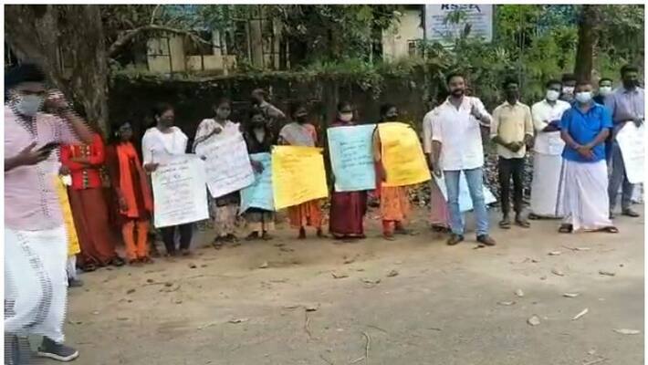 Kakkayam Hydel Tourism Project Complaint and protest that tribals are being dismissed for no reason Kakkayam Hydel Tourism Project Complaint and protest that tribals are being dismissed for no reason