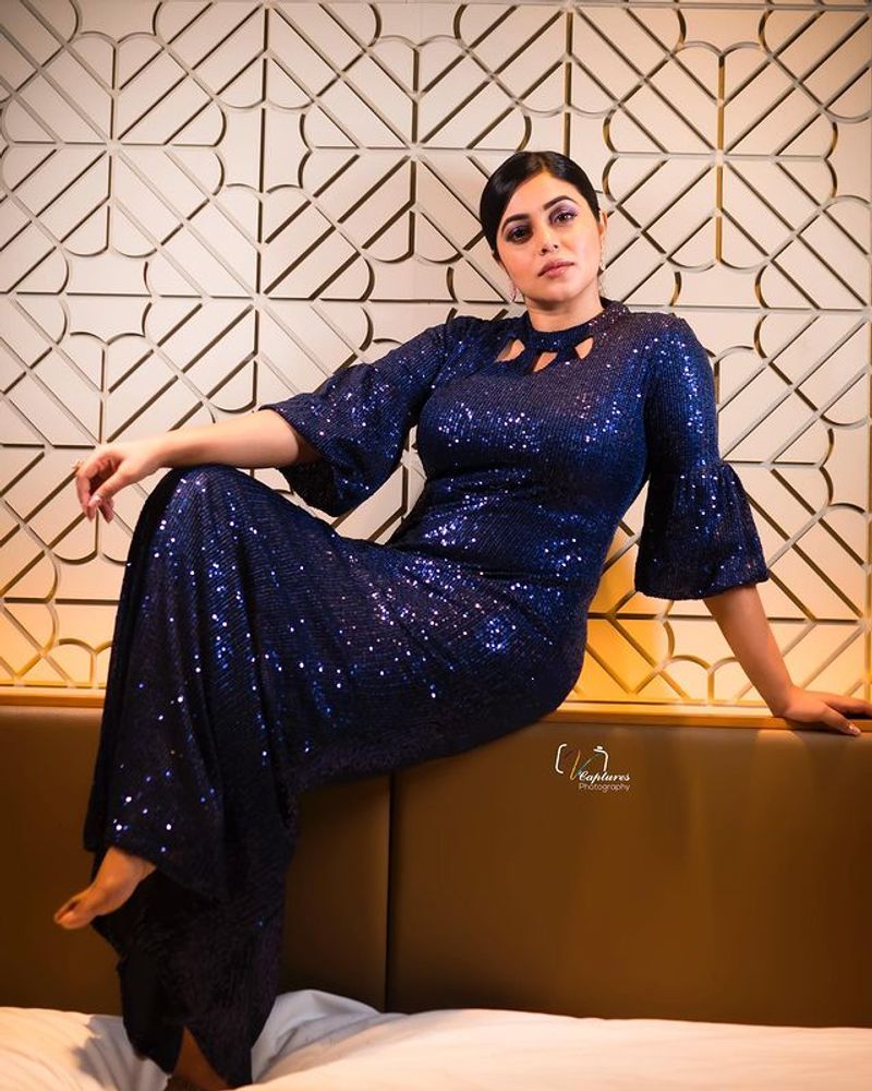 poorna intresting comments on balakrishna and sudheer her latest hot photos mind block