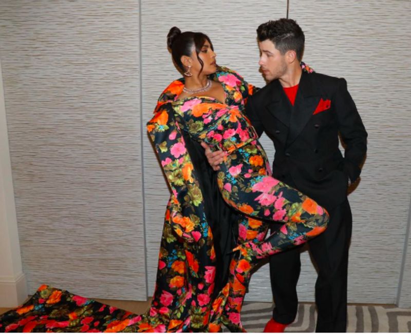 Nick Jonas was seen fixing Priyanka Chopra dress on British Fashion Awards 2021