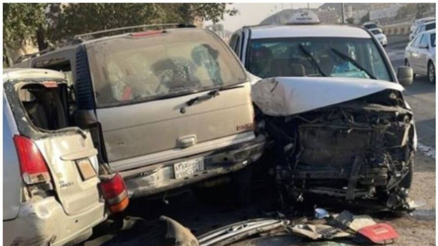 eight people injured in an accident in Saudi eight people injured in an accident in Saudi