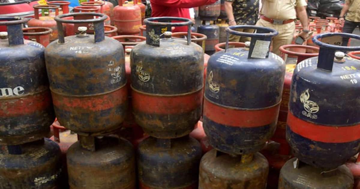lpg cylinder price : வர்த்தக ரீதியிலான சிலிண்டர் விலை ரூ.250 உயர்வு:  விலைவாசி கடுமையாக உயரும்:ATF விலை உயர்வு