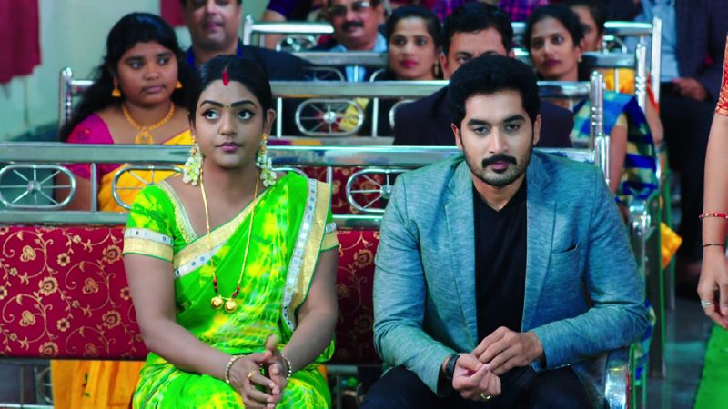 Karthik and Deepa get shocked when Monitha intervenes in todays Karthika deepam serial episode