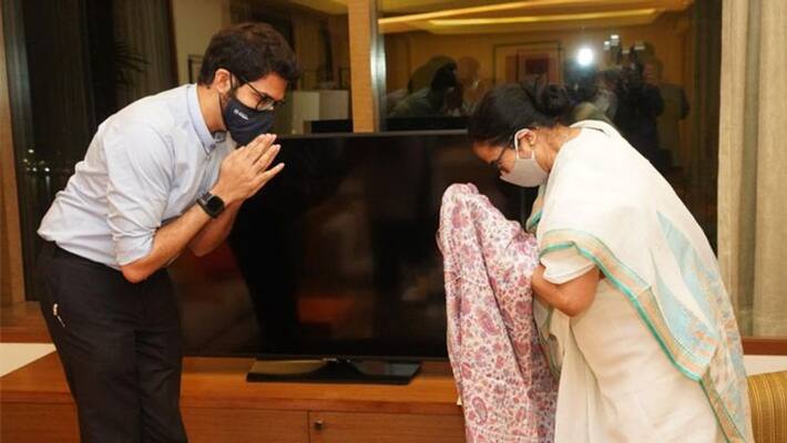 Mamta Banerjee visit to Mumbai, Campaign to form third front against BJP KPA Mamta Banerjee visit to Mumbai, Campaign to form third front against BJP KPA