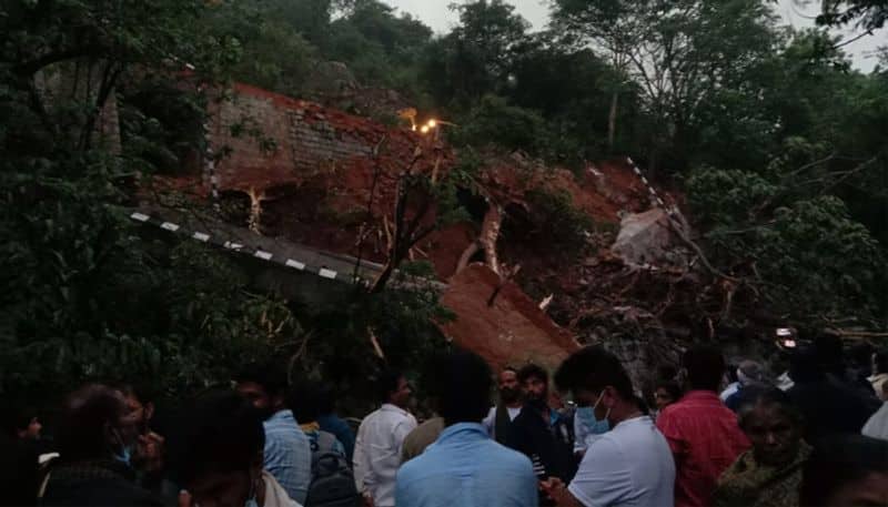 Landslides on Tirumala ghat road vehicles temporarily stranded dpl