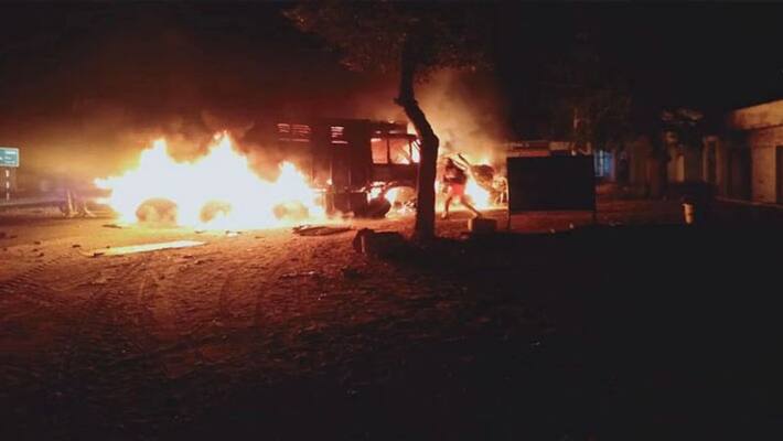 Rajasthan Sri Ganganagar massive fire broke truck-trailer collided two drivers burnt alive rescuer jumped to save his life UDT Rajasthan Sri Ganganagar massive fire broke truck-trailer collided two drivers burnt alive rescuer jumped to save his life UDT