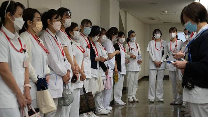 Omicron Japan Vaccination Health workers saudi arab First case Hindi news Omicron Japan Vaccination Health workers saudi arab First case Hindi news