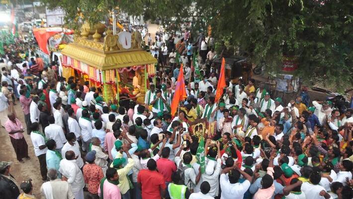 amaravati farmers maha padayatra enters, high tension in gudivada amaravati farmers maha padayatra enters, high tension in gudivada
