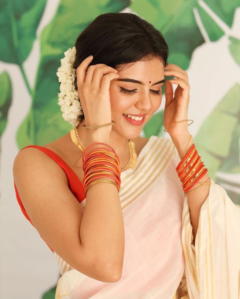 Maanaadu actress kalyani priyadharshan looks elegant wid her blossoming smile