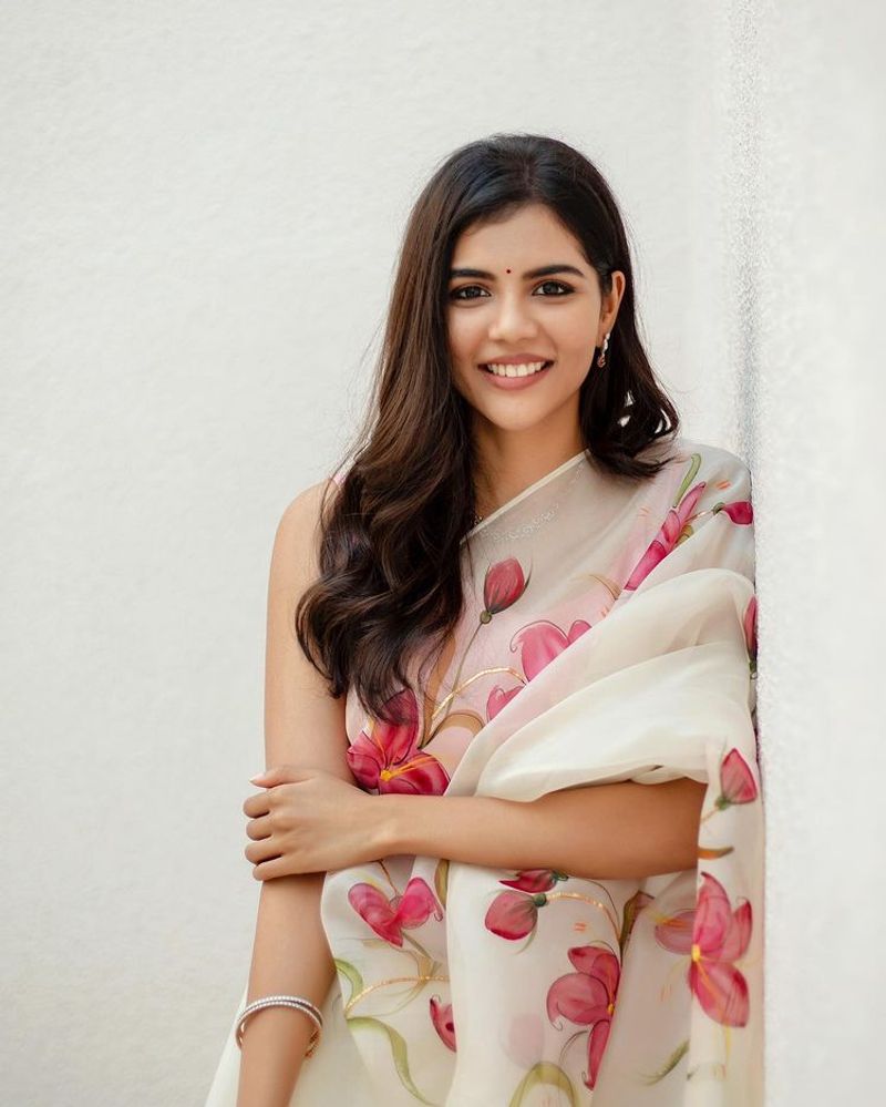 Maanaadu actress kalyani priyadharshan looks elegant wid her blossoming smile