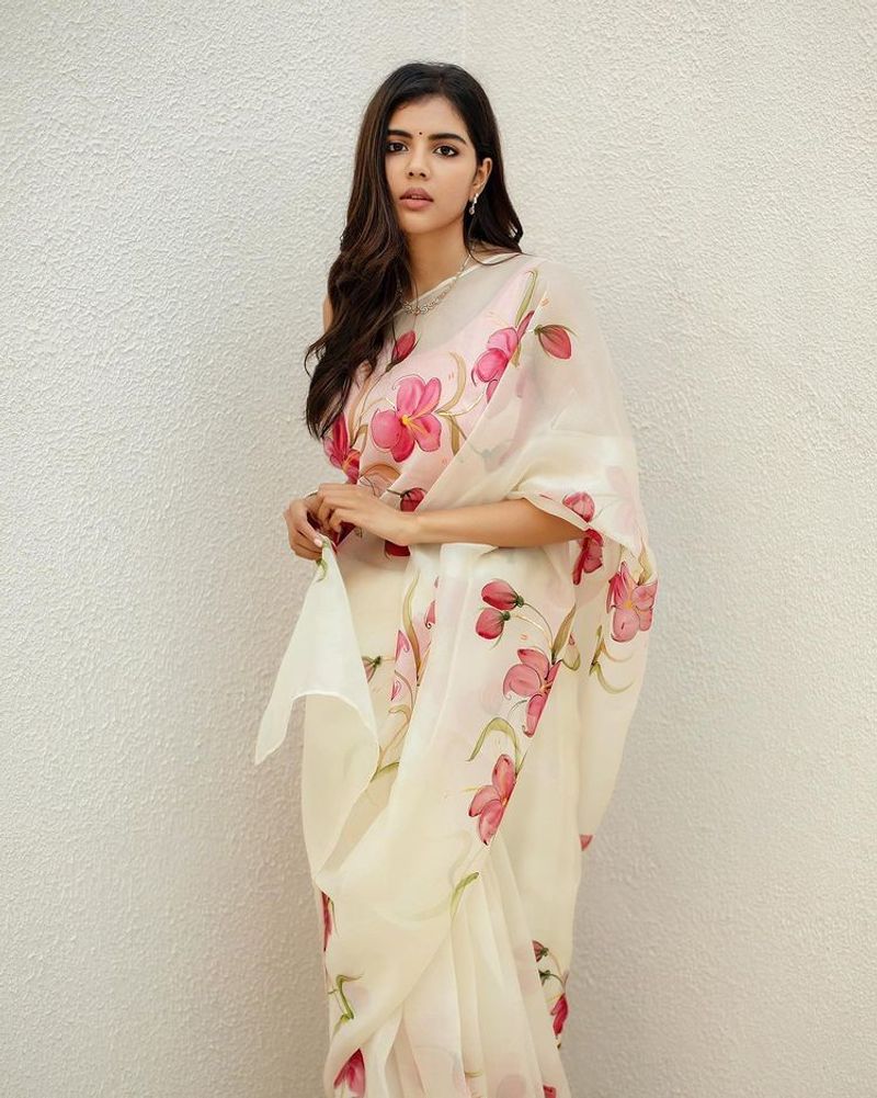 Maanaadu actress kalyani priyadharshan looks elegant wid her blossoming smile