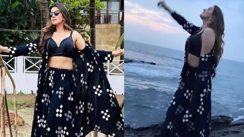 Bhojpuri actress akshara singh bold look from goa users comments vacation NTP