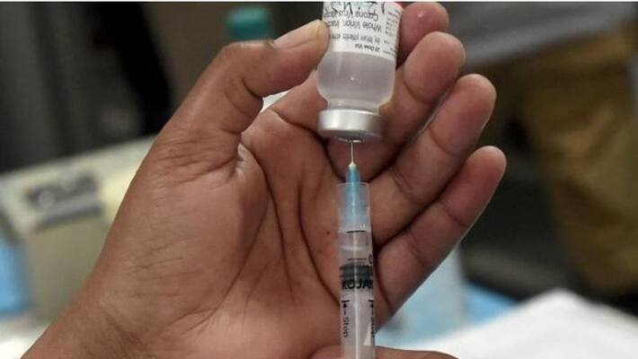Covid 19 Variant Omicron Fear many rush to Hospitals to get booster dose vaccine mnj Covid 19 Variant Omicron Fear many rush to Hospitals to get booster dose vaccine mnj